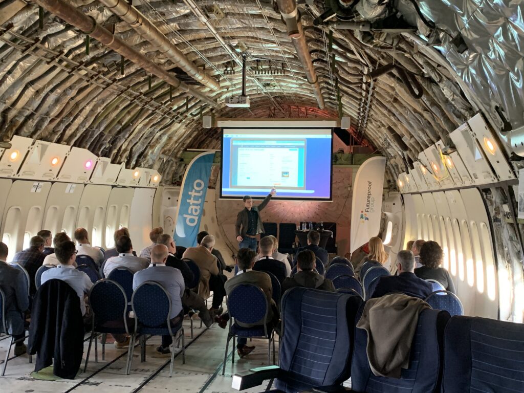 subsessie tijdens zakelijk cluster evenement van futureproof group. De spreker is Bjorn leenen van datto