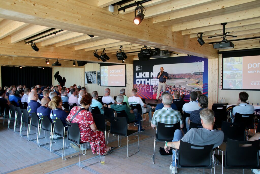 keynote spreker tijdens relatievent van Portland Europe tijdens Historic Grand prix