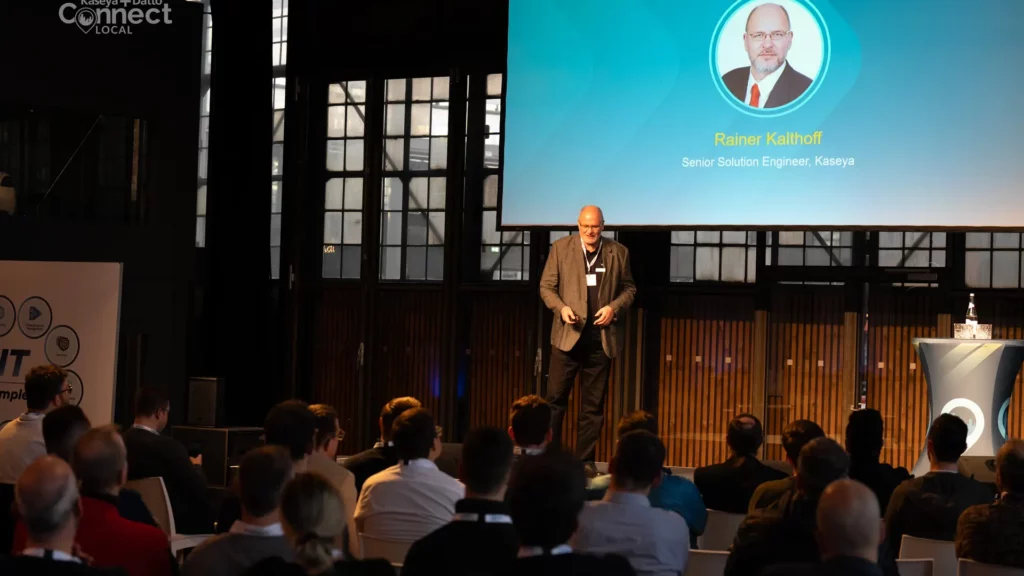 keynote spreker tijdens connectlocal evenement